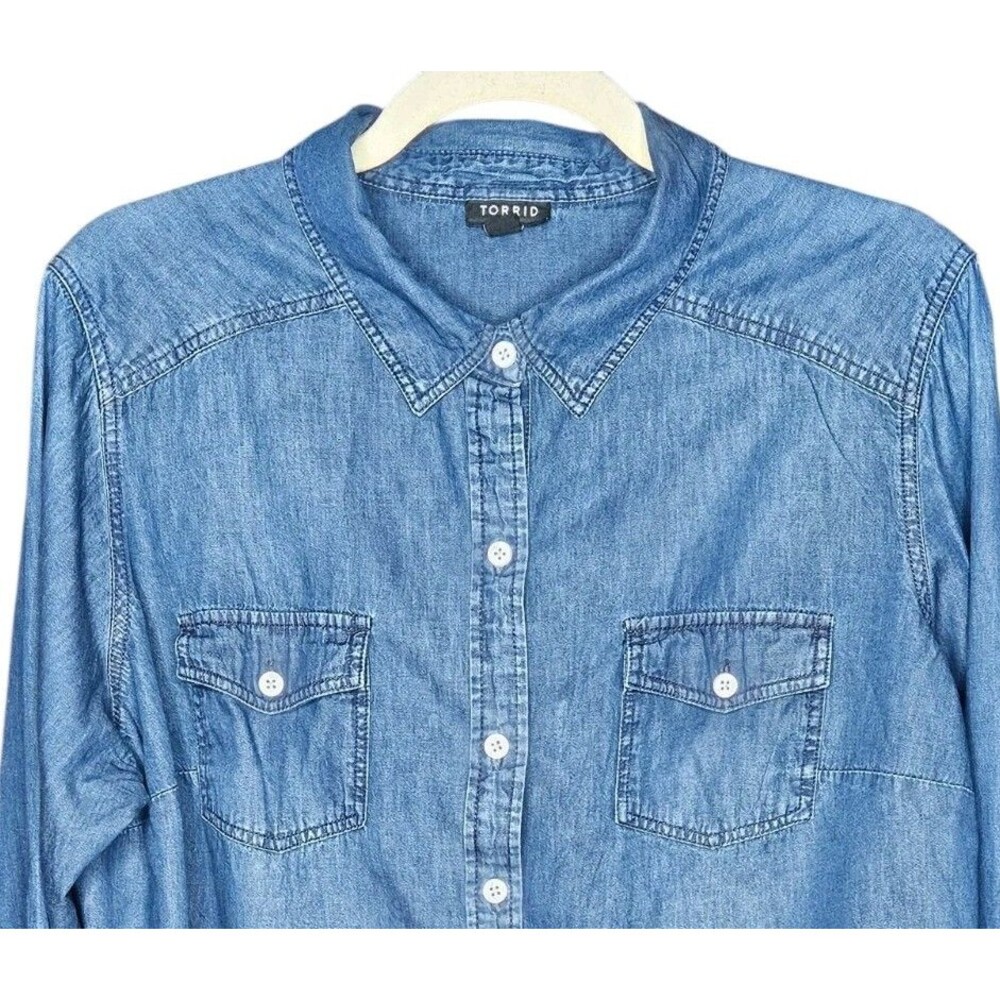 Torrid Chambray Button Front Shirt Women’s Plus Size 1 Blue Lightweight Denim